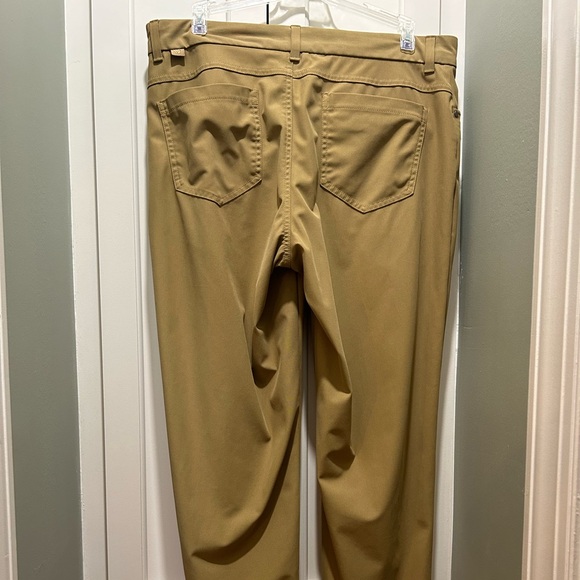 Men’s VRST khaki pants 33x30.  EUC.  Worn 2-3 times.  No stains or tears. - Picture 3 of 5